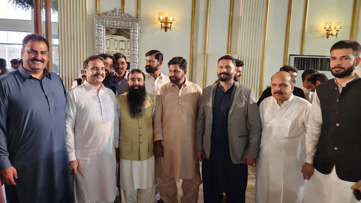 Khalid_Naik_'s tweet image. امیدوار برائے قومی اسمبلی این اے 127 خالد نیک گجر کے نے چوھدری سلیم الہئ گجر کی جانب سے  نو منتخب صدروعہدیداران کی تقریب حلف برداری کے شاندار پروگرام میں شرکت کی.
@PMMLMedia @pmmllahore
. 
#NA127Candidate #KhalidNaikGujjar  #PledgeTaking #GrandProgram