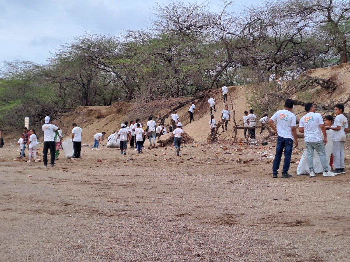 krcscbhavnagar's tweet photo. 04-06-‘23 |#LokVigyanKendraBHAVNAGAR &amp; @gpcb_bhavnagar Jointly Celebrated WorldEnvironmentDay to theme under Beat Plastic Pollution. To organised Beach Cleaning Campaign At. Koliyak &amp; Kuda. 210 #EnvironmentLover Joining this Campaign.

@PMOIndia @CMOGuj @InfoGujcost @mahiti_bvn https://t.co/GDEm7lTlqb