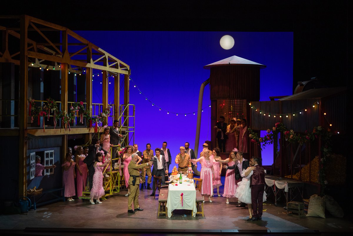 #operasurecrans | L’Élixir d’amour de Gaetano Donizetti

Découvrez un classique de l'opéra italien retransmis en direct au Tambour depuis l'Opéra de Nantes <a href="/ANOpera/">Angers Nantes Opéra</a> !

🗓️ Jeu. 15 juin, 20h (2h45 entracte inclus)
🎟️billetweb.fr/l-lixir-damour…
<a href="/UnivRennes_2/">Université Rennes 2</a> <a href="/OperadeRennes/">Opéra de Rennes</a> <a href="/bve_rennes2/">BVE Rennes 2</a>