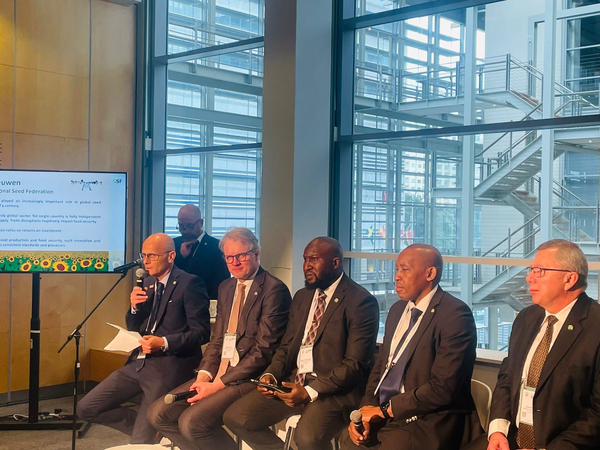 “Seeds have to move around the world to make quality seeds accessible for all farmers” says Marco van Leeuwen as ISF President <a href="/SeedFed/">International Seed Federation</a> during #WorldSeed2023 #SeedIsLife
#foodsecurity #foodsystems #collaboration