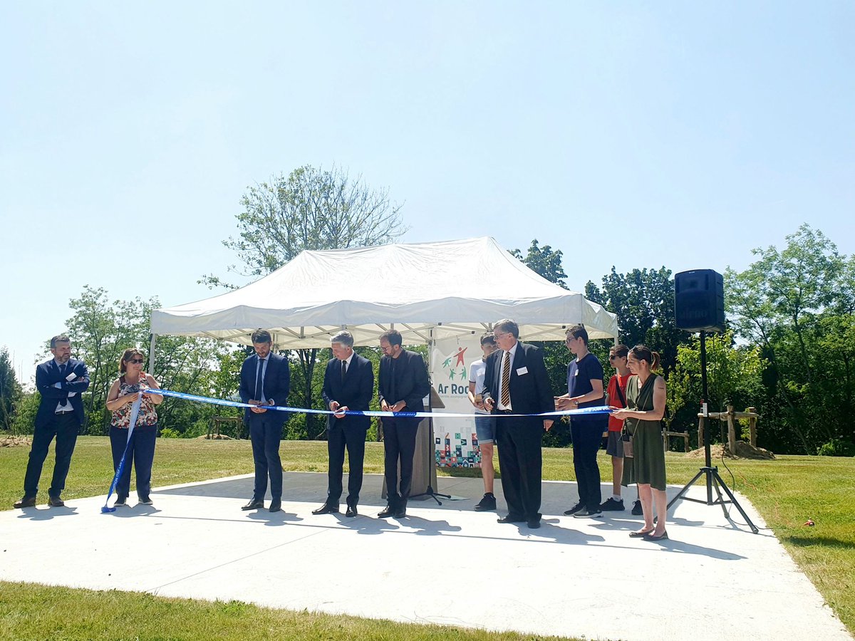 APE_Ecoute's tweet photo. Ce vendredi 2 juin 2023,  s'est tenue l'inauguration du nouveau bâtiment de l'ITEP les Rochers à  Châteaubourg, en présence de @JCCOMBE , Ministre des  Solidarités, de l'Autonomie et des Personnes handicapées, de Mme Elise NOGUERA,  Directrice Générale @ArsBretagne. https://t.co/fb8dcSIhtD