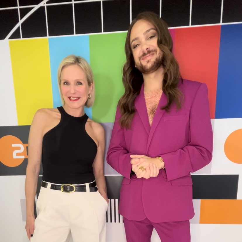 ZDFneo (@zdfneo) on Twitter photo ZDFneo goes <a href="/republica/">re:publica</a> – Tag 1: Um 12:15 Uhr sprechen <a href="/RicciSimonetti/">Riccardo Simonetti</a> und Loni Baur mit <a href="/Vicaareich/">Victoria Reichelt</a> am <a href="/ZDF/">ZDF</a>-Stand über „Glow Up“ und „Die Facetten von Programmvielfalt“ – kommt vorbei! #rp23 ZDFneo goes <a href="/republica/">re:publica</a> – Tag 1: Um 12:15 Uhr sprechen <a href="/RicciSimonetti/">Riccardo Simonetti</a> und Loni Baur mit <a href="/Vicaareich/">Victoria Reichelt</a> am <a href="/ZDF/">ZDF</a>-Stand über „Glow Up“ und „Die Facetten von Programmvielfalt“ – kommt vorbei! #rp23