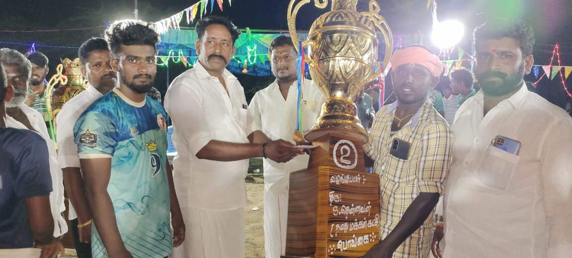 VmsAlagarTdk's tweet photo. நேற்று நடைபெற்ற மதுரை மாவட்டம் பொய்கைகாரைபட்டி கபாடி திருவிழாவில் நானும் மாவட்ட துணை செயலாளர் அக்னி மற்றும் இதர கட்சி பொருப்பாளர் கலந்துகொண்டு வீரர்களுக்கு வெற்றிகோப்பைகள் வழங்கி மகிழ்ந்தோம் 
#தமிழர்_தேசம்_கட்சி @KKSelvakumaroff @gurumanikks @AnbuPudhugai @SemMagi @SvgThiyaguOff https://t.co/i5gBSqoKVB
