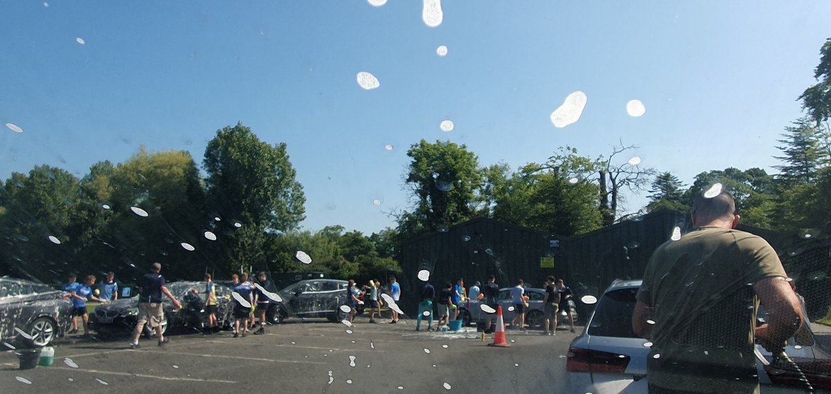 Super day to get your car washed &amp; raise funds for 2009 boys Donegal trip 😁 <a href="/StColmcillesGAA/">St Colmcilles GAA</a> 🎉