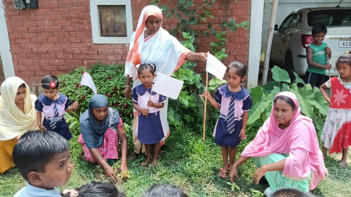 rgvnho's tweet photo. RGVN, under the crisil project, celebrated World Environment Day in seven districts of Assam. The districts included Darrang, morigaon, kamrup rural, Nagaon, Dhubri, Goalpara, Nalbari, and Barpeta. The event witnessed the participation of Sakhi's and the community people.
#crisil https://t.co/fzR7mRWcxP