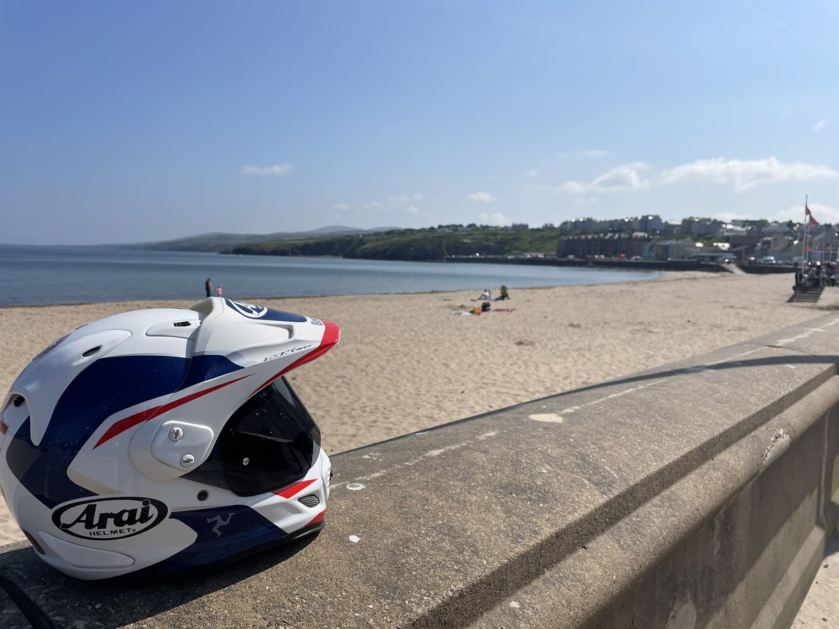 beckers1000's tweet photo. Lovey day for Peel Day 🇮🇲 #TT2023  #Peelday https://t.co/KkZ2EoQ1vp