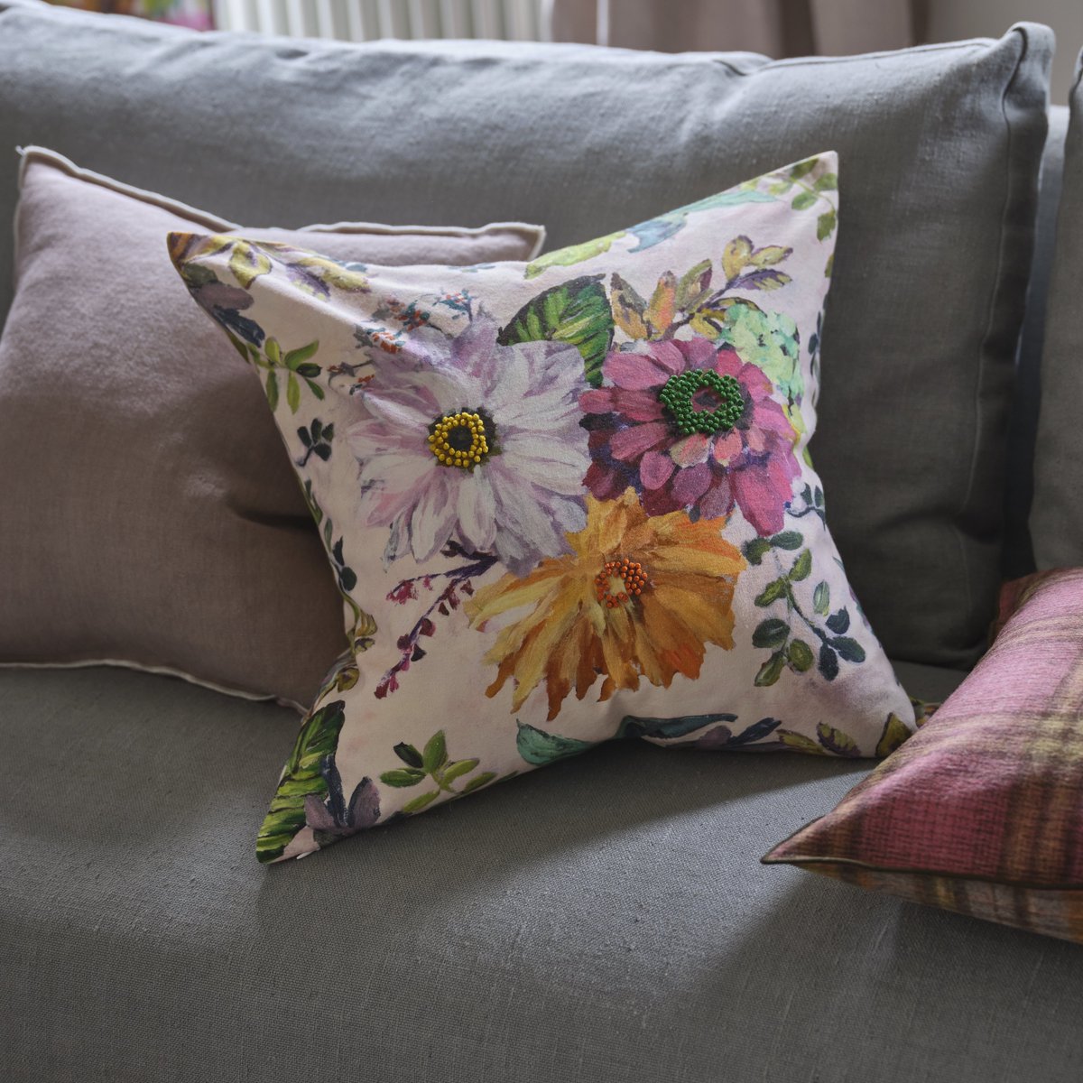 DesignersGuild's tweet photo. Last chance to shop our Spring Florals Sale - 20% off our floral cushions, rugs, throws &amp; bed linen + free standard delivery ends TONIGHT! Refresh your home with a burst of floral this Spring 👉🏻https://t.co/Q4QNLmFrb7 https://t.co/3aXVIRnKex