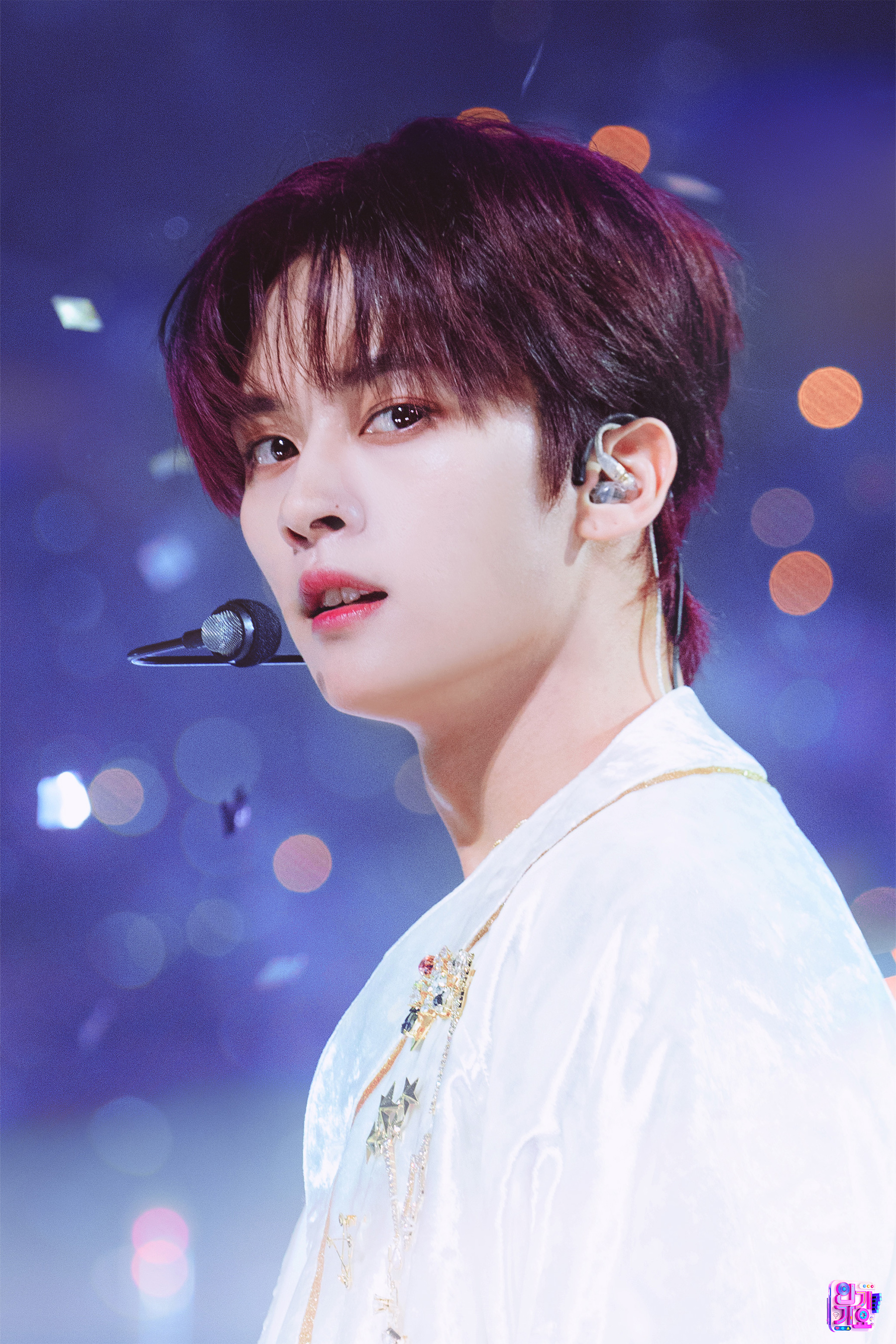 StrayKids リノ ☆ BEAUTY+ 2022.2 Stray Kids Beauty+ Magazine Lee Know 2022 A & B version