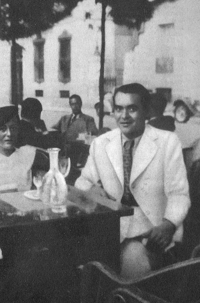 GRayoVictor's tweet photo. Tal día como hoy (hace 125 años) nació en Fuente Vaqueros (Granada) el insigne poeta y dramaturgo Federico García Lorca.

#Leeresvivir https://t.co/xbqNt2ArUI