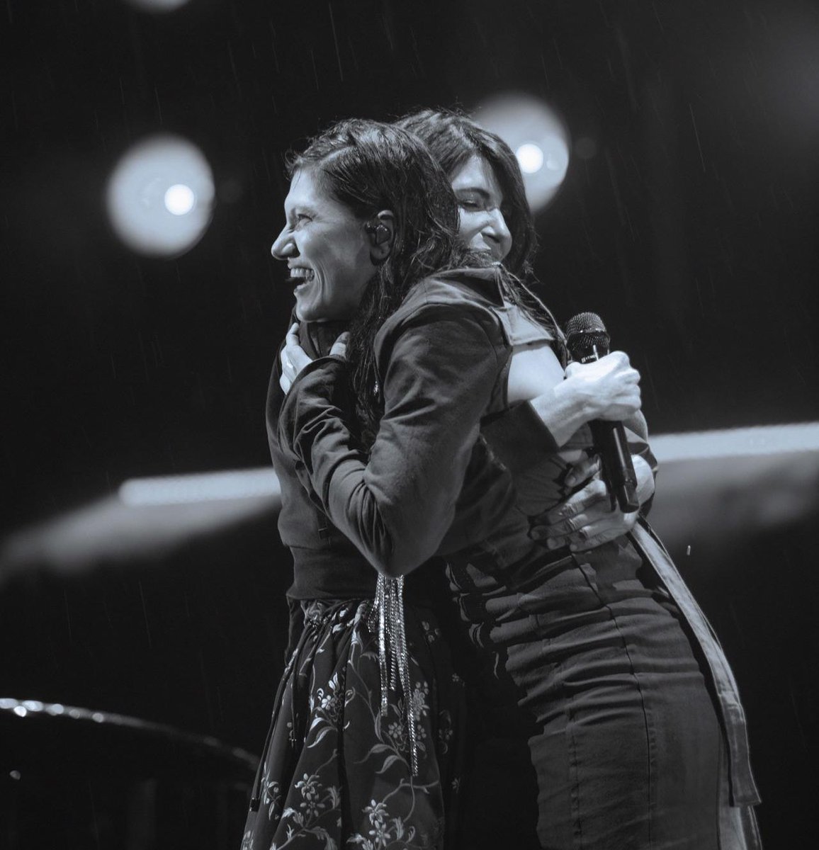 Giorgia's tweet photo. stupendo ieri con te, 
@elisatoffoli 🙏🏽💙
AnIntimateArena https://t.co/uGLuSMd3sm