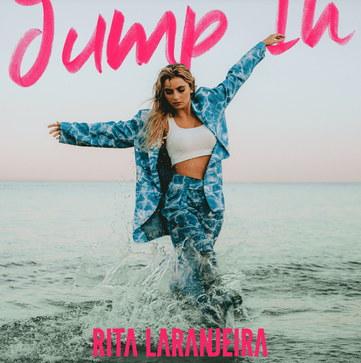 Rita Laranjeira, one of the most promising voices in national pop, has just released her debut EP. “Jump In” is now available on all digital platforms.

Composed of five songs - among them the alreadyknown 'Jump', 'Clouds' and 'Oh Boy', singles that,

ineews.eu/rita-laranjeir…