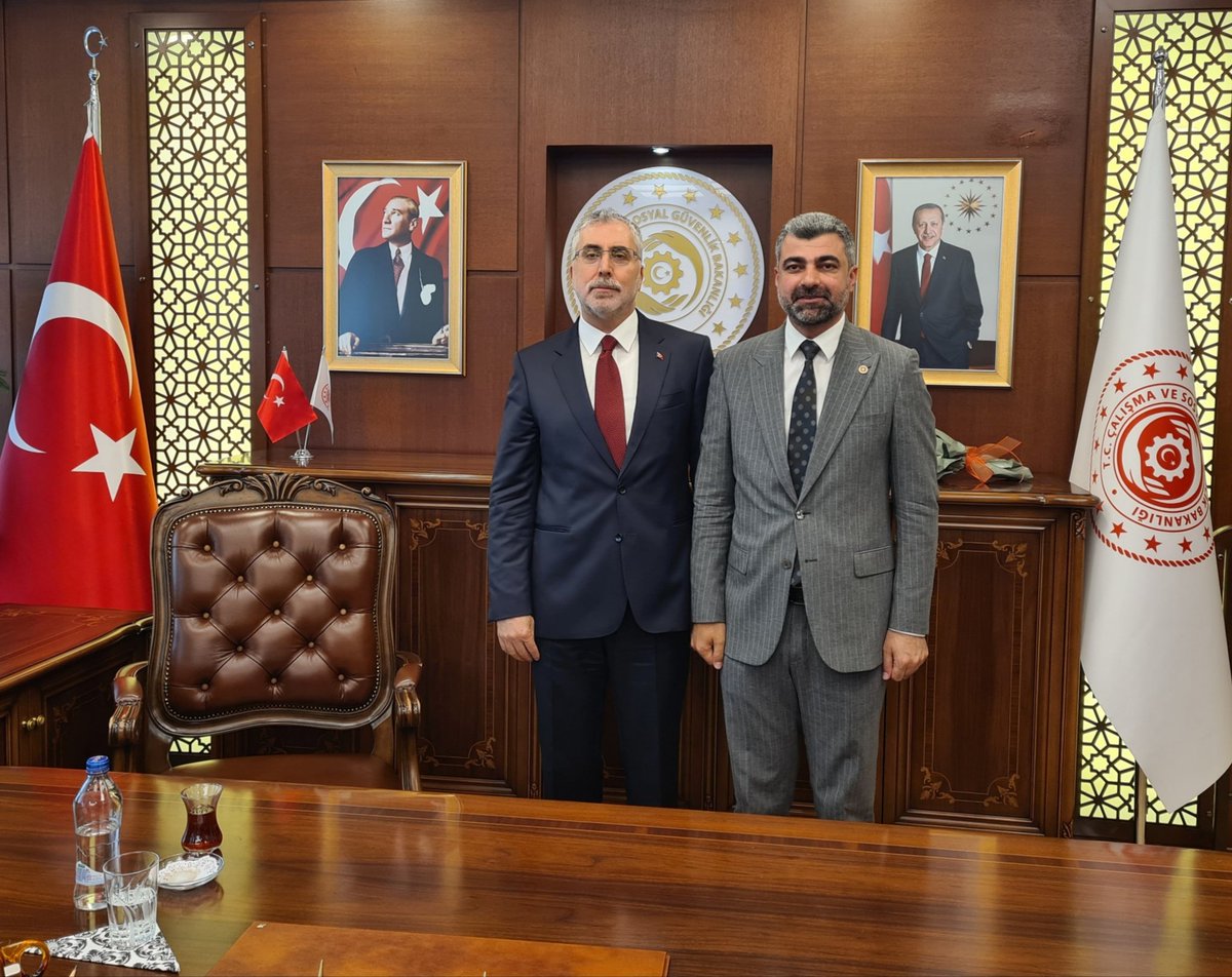 Cumhurbaşkanımız Sn. <a href="/RTErdogan/">Recep Tayyip Erdoğan</a> 'ın  tensipleriyle Çalışma ve Sosyal Güvenlik Bakanı olarak atanan Sn Vedat Işıkhan Bakanımızın devir teslim törenine katıldık.

Bakanımız Sn Vedat Işıkhan'a görevinde başarılar diliyor, hizmetlerinden dolayı Sn. Vedat Bilgin'e teşekkür ediyorum.