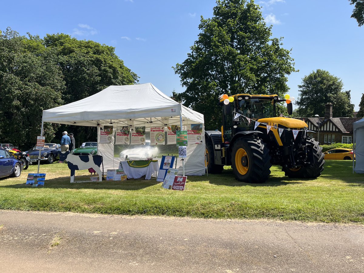 Thank you to everyone who joined us at Creaton in Bloom yesterday. What a beautiful, sunny Sunday!☀️ Today was just a taster for next weekend- remember to book your tickets via the link below!🚜 trybooking.co.uk/CHOE @OpenFarmSunday