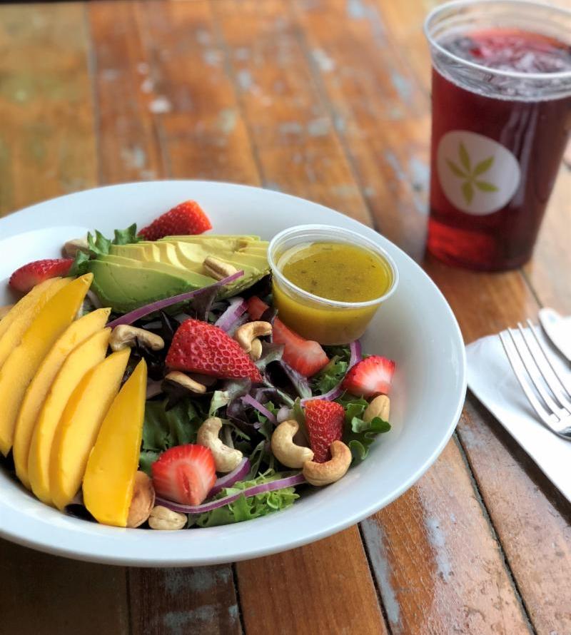 bataviacafe's tweet photo. This week we saw lots of local produce at the Farmers Market! The ones that still captivate us however are the strawberries. They are perfectly ripe, sweet and juicy that we have to feature them for our local produce specials this week. Click this link to
https://t.co/w1TfGN06cG https://t.co/nlhc5IkpSI