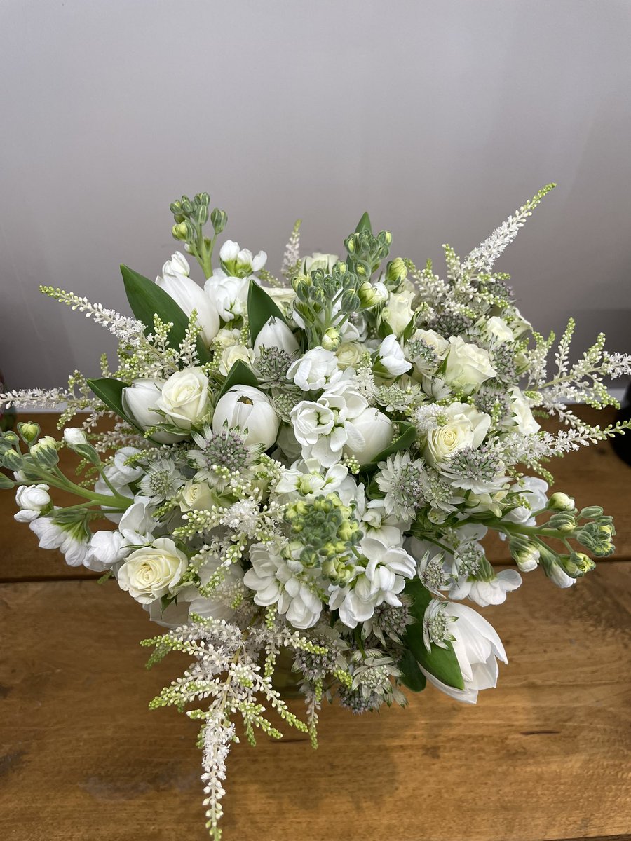 FlowerStyleMcr's tweet photo. We are loving the selection of pretty, elegant flowers in this bridal bouquet. 🤍 

#mondaywedding #bridalflowers #prettyflowers #weddingflowers #weddinginspiration #manchester #manchesterwedding https://t.co/UZcLXD6stR