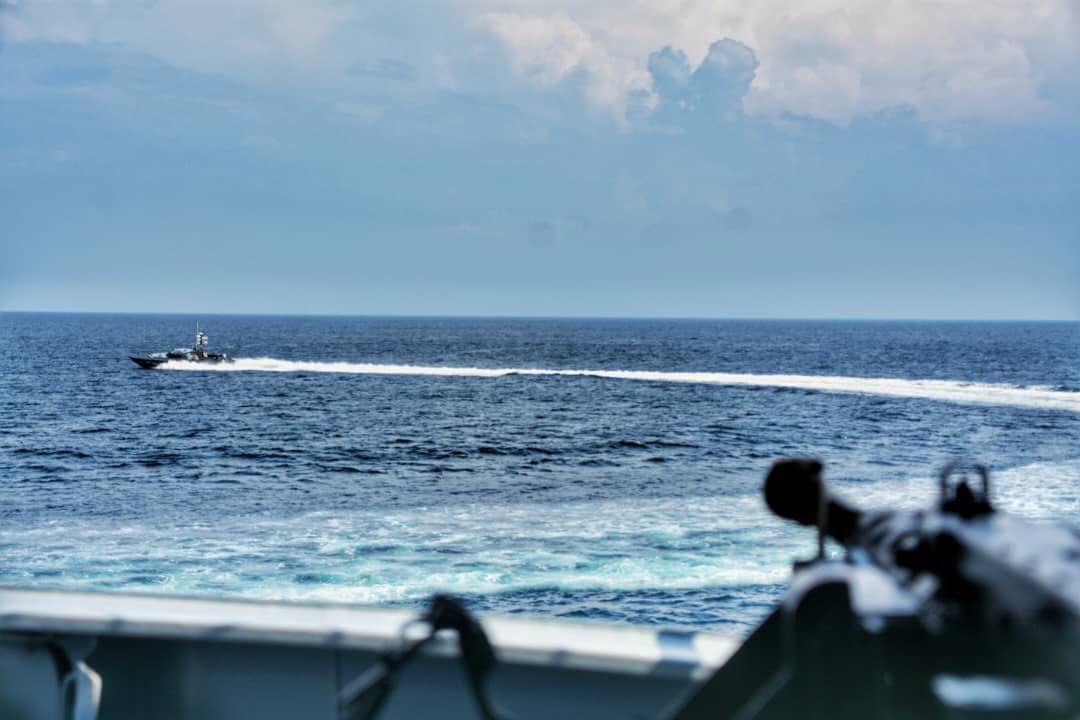 MPA_Barat's tweet photo. Sentiasa Siaga!

Armada Barat TLDM menangkis serangan asimetrik oleh Fast Combat Boat (FCB) semasa latihan Fast Inshore Attack Craft (FIAC)

#KeringatKeamanan 
#OSTEXWEST2/23
#SeaPhase https://t.co/ZCtxePWrLA