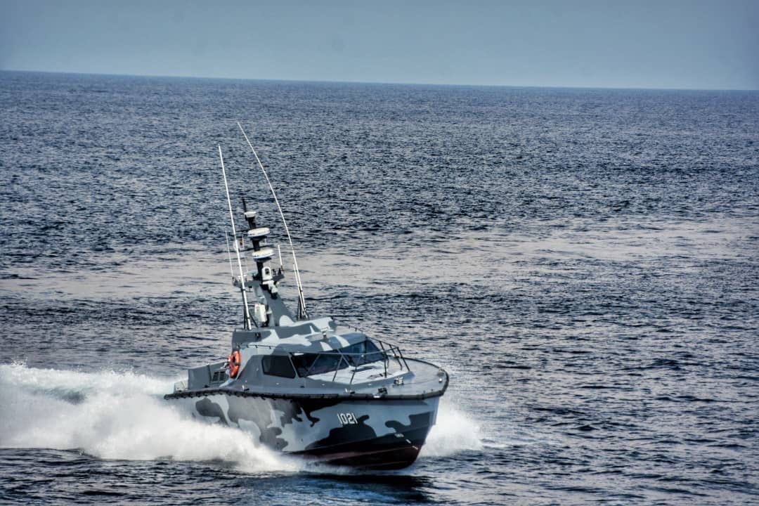 MPA_Barat's tweet photo. Sentiasa Siaga!

Armada Barat TLDM menangkis serangan asimetrik oleh Fast Combat Boat (FCB) semasa latihan Fast Inshore Attack Craft (FIAC)

#KeringatKeamanan 
#OSTEXWEST2/23
#SeaPhase https://t.co/ZCtxePWrLA