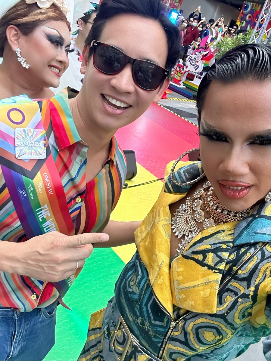 MStrangerFox's tweet photo. Bangkok Pride 2023 #BangkokPride #บางกอกไพรด์2023 #บางกอกไพรด์ #dragracethailand #mstrangerfox https://t.co/fGrjrmOaql