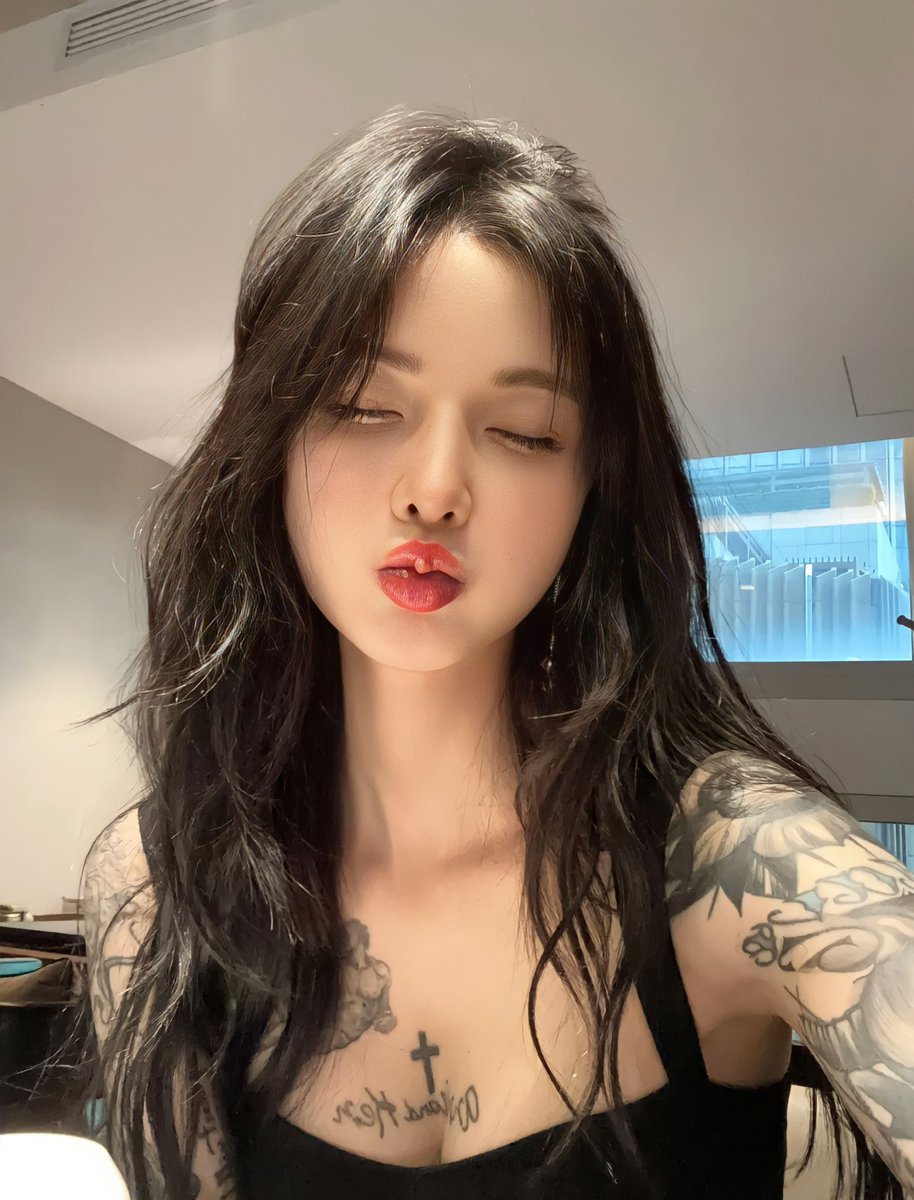 Kiss baby💋 https://t.co/bXZ8hQuXrv