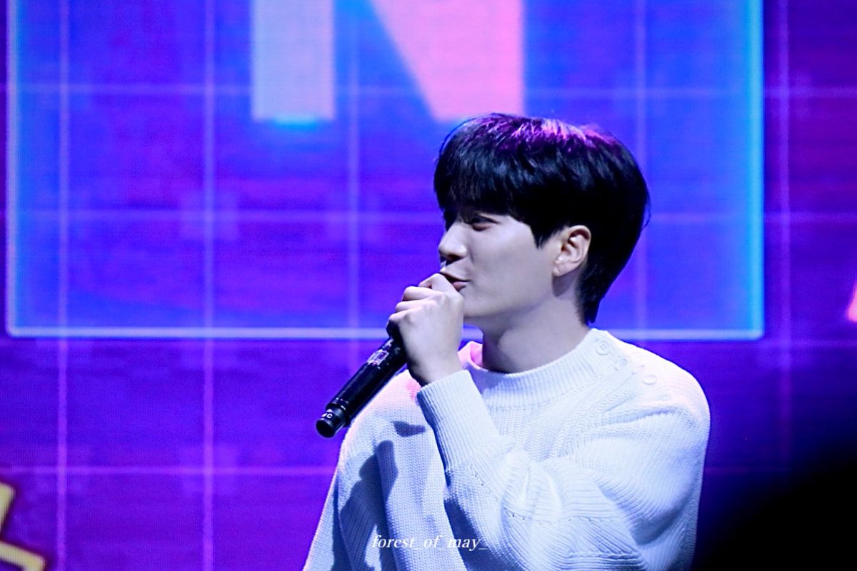 forest_of_MAY_'s tweet photo. 230521 아론 팬미팅 “SPECTRUM OF”
스페셜MC 김종현 😗
🐢🐶🐢🐶
#김종현
#곽아론 #아론
#KWAKAARON #AARON
#아론팬미팅 #SPECTRUMOF #스펙트럼오브
#블루스퀘어마스터카드홀 https://t.co/eyT6zcIMlr