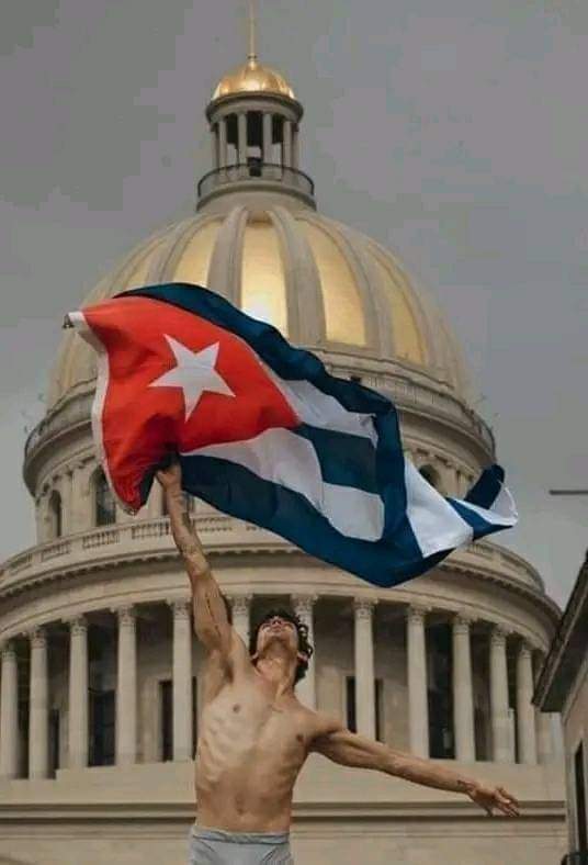 BD #Cuba🇨🇺☕🌻

"...REVOLUCIÓN nuestra🇨🇺, AMOR nuestro❤️,ya hemos muerto y renacido muchas veces, y ya sabemos del todo q eres ­inmortal, q eres hermosa😍 y dura💪 como los astros✨
Mejor aún: como el PUEBLO q te ha ido haciendo y q tú has ido haciendo..."

Maravillas d✍️ Retamar