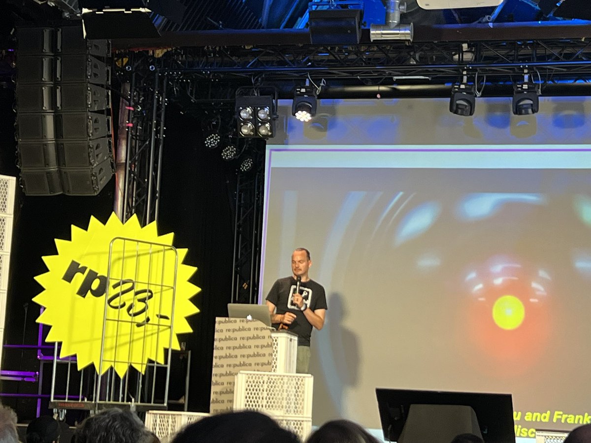 Heute ist alles #KI - aber im Gegensatz zu Web3/Crypto oder #Metavers gibt es nutzbare Produkte. Zeit, das zu ordnen.

<a href="/tante/">tante IS NO LONGER IN THIS NAZI BAR. WHY ARE YOU?</a> über Criti-Hype, Stochastic Parrots und das Outsourcing der Zukunft auf der #rp23. 

Folien 👉 rp23.tante.cc