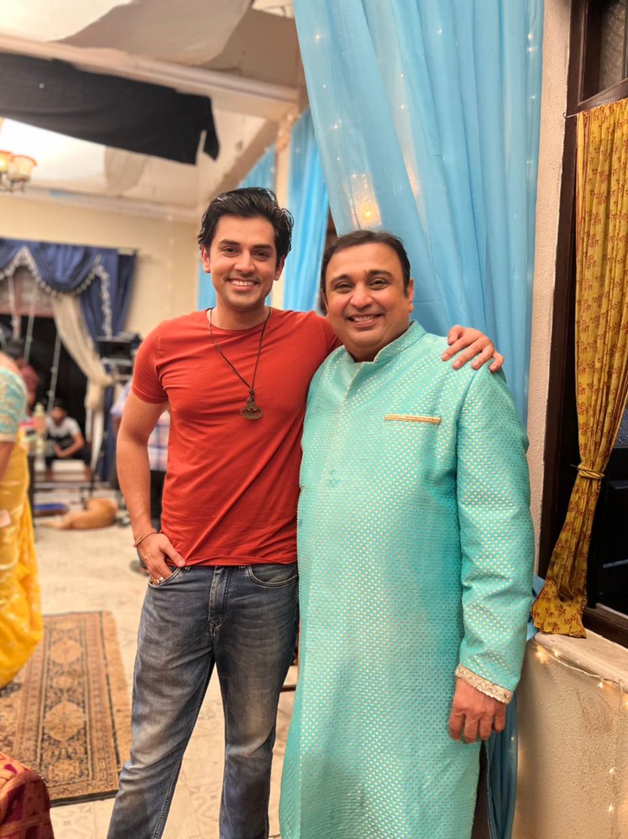 HarshNagarActor's tweet photo. #HarshNagar meeting #Anupama #StarTv #serial #tvshow #actors #IndiasNumber1Show #Kyunkitumhiho #shemarooumang
https://t.co/CUyN7mBFpa https://t.co/SjXiGmIIV1