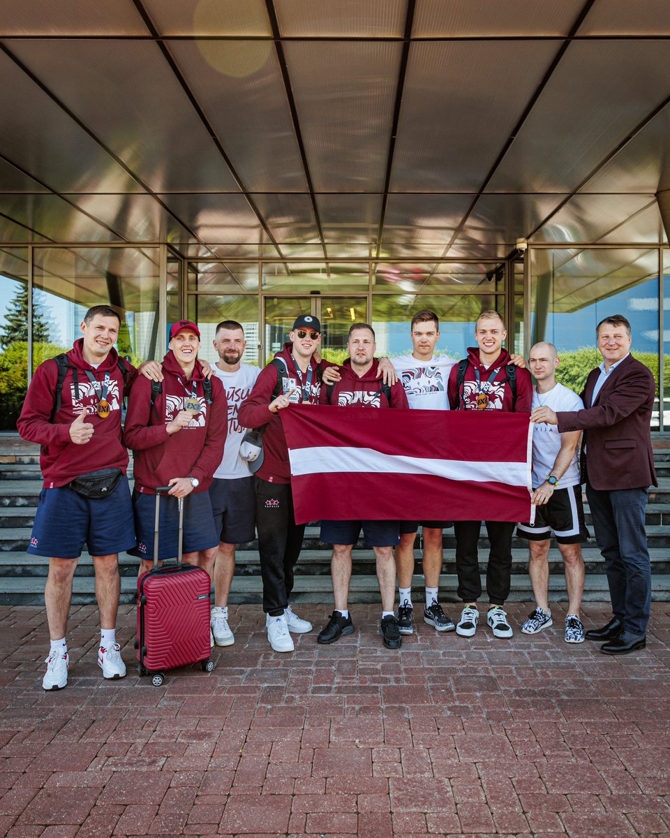 🇱🇻 Latvijas 3x3 basketbola izlase ieradusies Latvijā ar BRONZAS medaļām! 🥉#3x3wc #TrīsZvaigznes