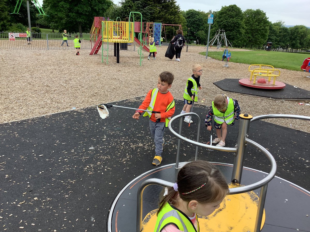 LawfieldPS's tweet photo. This morning some of our children in the ELC went litter picking at Mayfield park.  There was a lot of litter to pick up after the Gala Day on Saturday.  The children filled 5 bags of rubbish! #litterpick #rubbish #messypark #keepourcommunityclean

@LawfieldPS @MAEDT1 @MidEarly https://t.co/OvS8bZ3Gm8