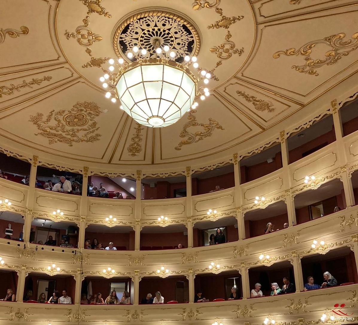 Intermezzo (@intermezzocoros) on Twitter photo Gracias una vez más a Òpera Menorca por invitarnos al maravilloso <a href="/TPMao/">Teatre Principal Maó</a> y a participar junto a su coro en la espectacular producción I Puritani. Gracias una vez más a Òpera Menorca por invitarnos al maravilloso <a href="/TPMao/">Teatre Principal Maó</a> y a participar junto a su coro en la espectacular producción I Puritani.