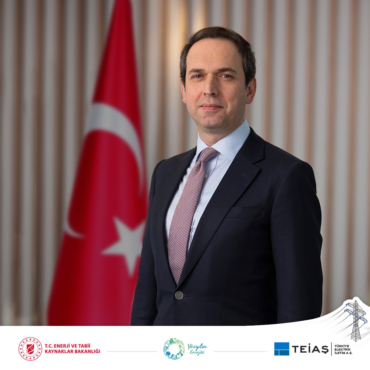 kurumsalTEIAS's tweet photo. Cumhurbaşkanımız Sayın Recep Tayyip ERDOĞAN'ın Türkiye Yüzyılı hedefleri doğrultusunda birlikte çalışacağı yeni kabinesinde Enerji ve Tabii Kaynaklar Bakanımız olarak atanan ve görevine başlayan Sayın Alparslan BAYRAKTAR'ı tebrik eder ve görevinde başarılar dileriz. @aBayraktar1 https://t.co/jsWkNNhSAr