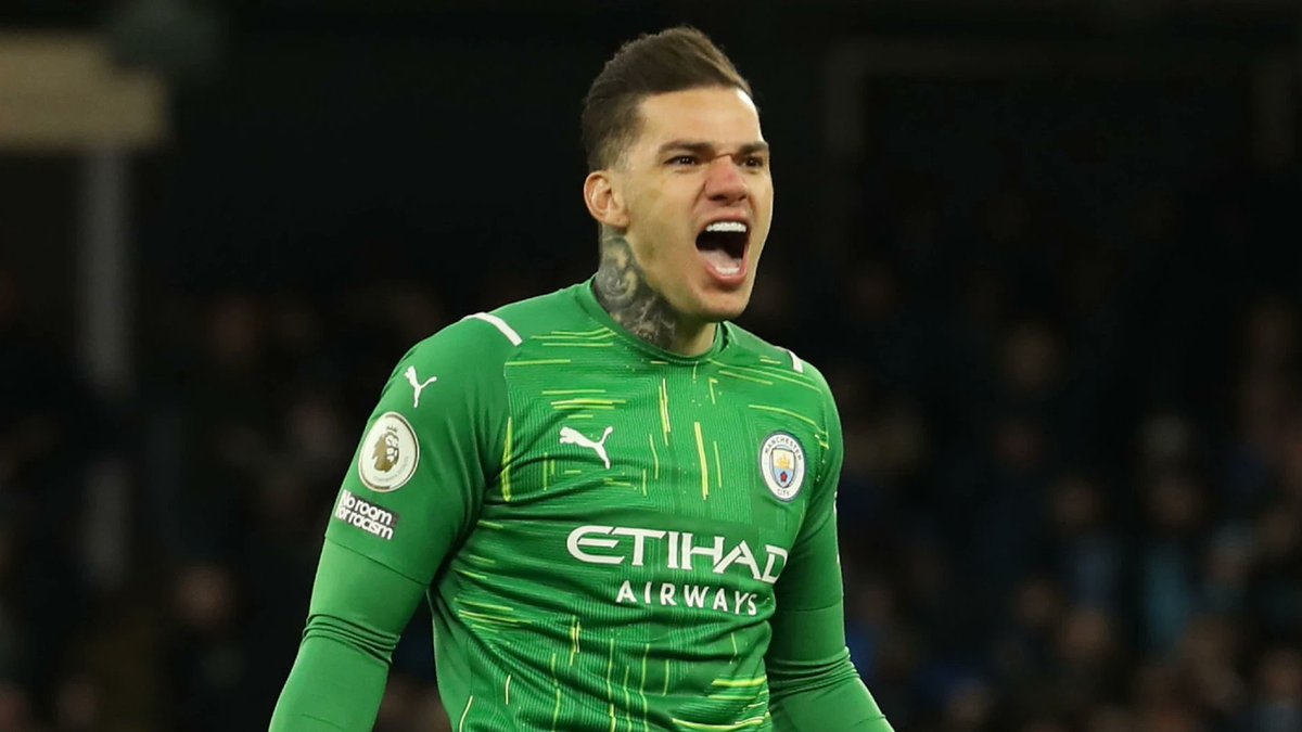 Goalkeepers with the highest save percentage in the UEFA Champions League 2022/23 📈👏

🇧🇷 Ederson (85.2%)
🇨🇲 Andre Onana (81.5%)
🇵🇹 Diogo Costa (79.5%)
🇧🇪 Thibaut Courtois (79.2%)
🇫🇷Mike Maignan (78.6%)