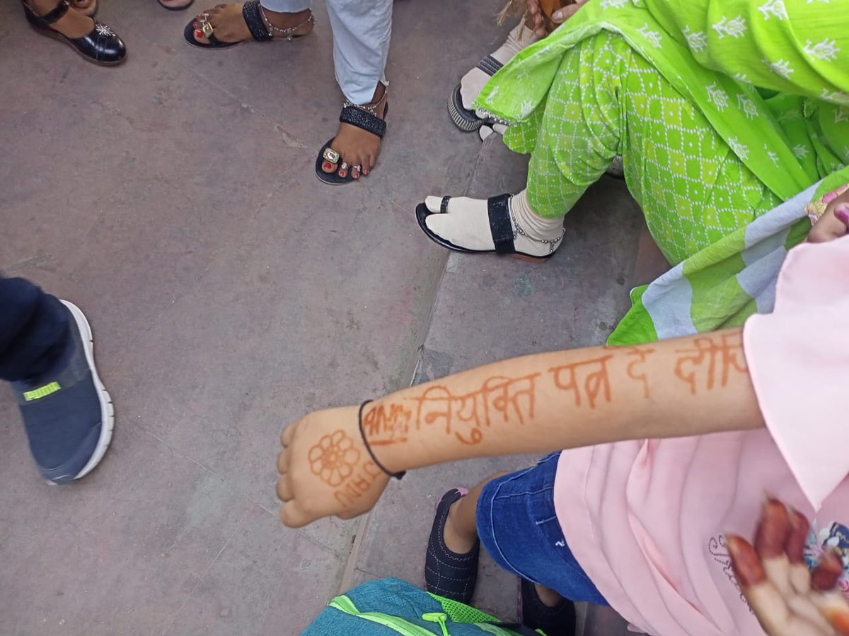 SARVESH10594964's tweet photo. #ANM7189_JOINING_LETTER माननीय योगी जी चयनित एनम बहनो को नियुक्तिपत्र देने की कृपा करे यह भर्ती आपकी 100 दिन की योजना में शामिल थी पर 100 दिन में हो ना सकि अब तो 390+ दिन हो गए @myogiadityanath @myogioffice @CMOfficeUP @brajeshpathakup @varungandhi80 @VinodAgnihotri7 @aajtak https://t.co/e2dUEwCtwc