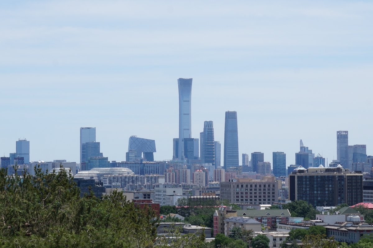 Feel the historical heritage and modernity from the top of Jingshan Park in #Beijing.