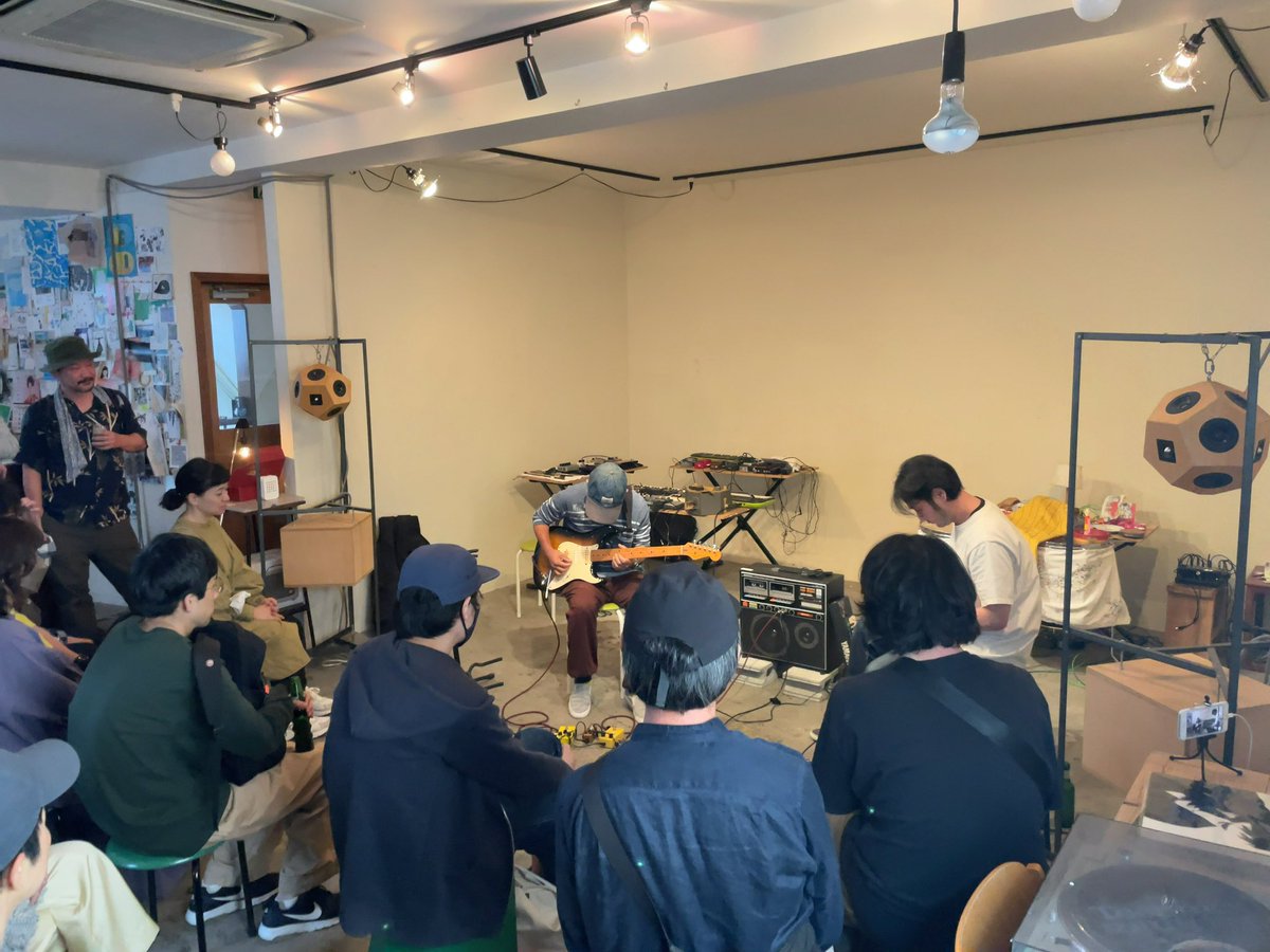 kmcolon_'s tweet photo. 【Kirigirisu Recordings showcase】

minor house

@spaceeauuu 

#KirigirisuRecordingsshowcase
#KirigirisuRecordings
#spaceeauuu
#minorhouse
#musikant
#貝つぶ https://t.co/aZ0c2I3O5H