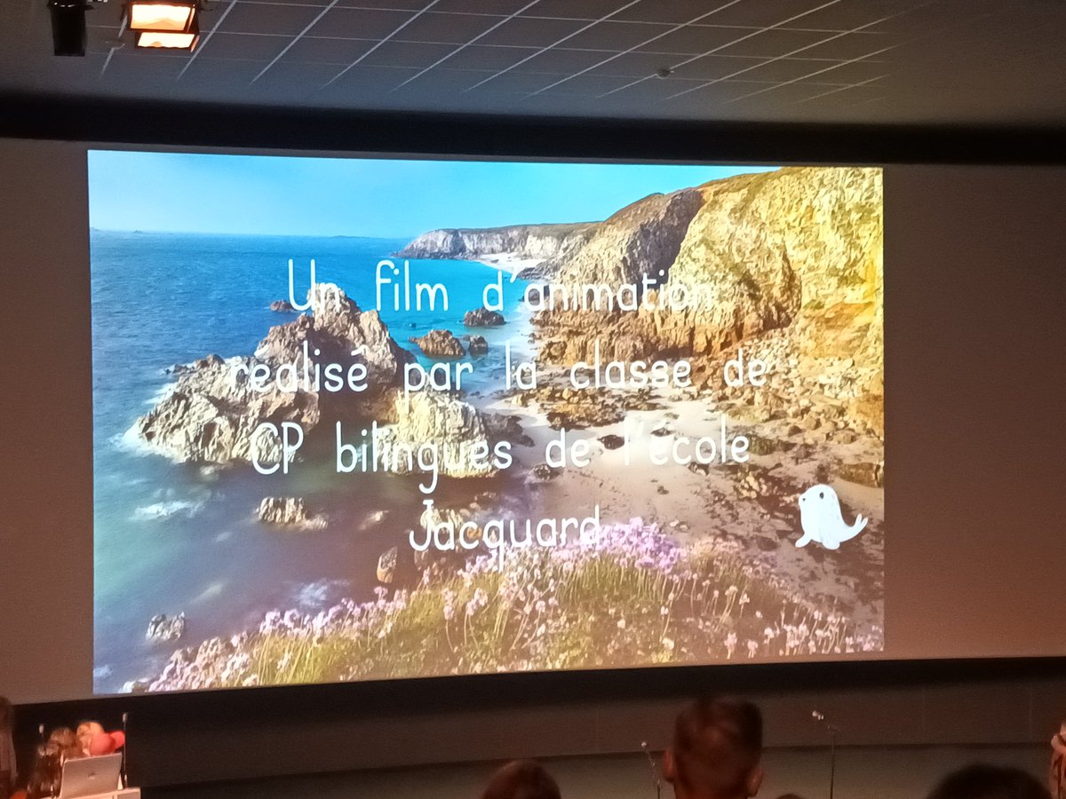 FabioPerruchet's tweet photo. #JRASE
Une grande diversité de sujets ce matin :
⏳️ Chorégraphie sur les dunes et l'érosion du littoral
🦭 Film d'animation sur la vie du phoque gris en breton
🦀 Présentation et danse sur les déplacements des animaux marins
#artscience #scolaires #ocean https://t.co/Y63r2wGM79