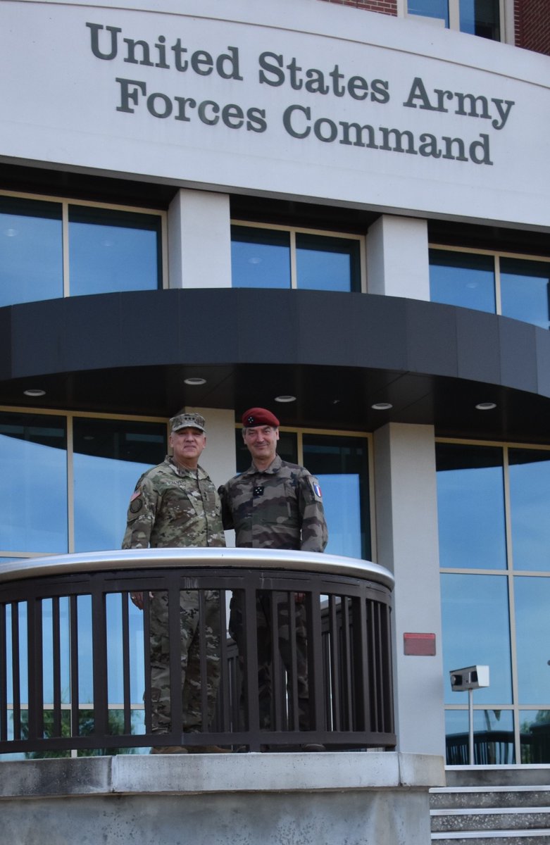 CommandementFOT's tweet image. 🇫🇷🇺🇸 30 mai / 1er juin 2023: le GCA TOUJOUSE a effectué une visite aux USA. Occasion de s'entretenir avec ses homologues de @FORSCOM (GA POPPAS) et de l'@USArmyReserve (GCA DANIELS), ainsi que les commandants des opérations de l’@USArmy et de l’@USMC.
Crédits 📸 : @FORSCOM