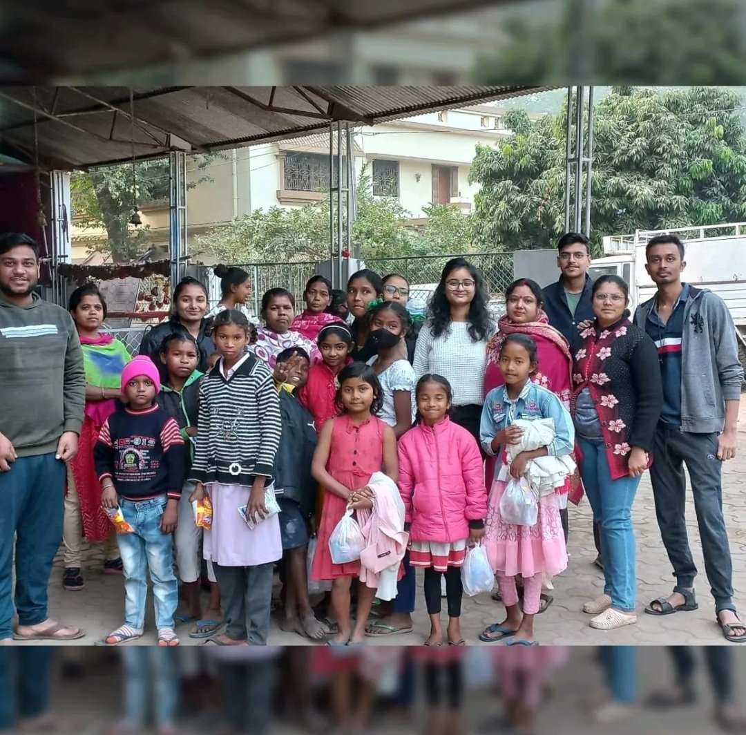 Interconne108's tweet photo. Our 14th project: Spreading Love is successful 

Keep loving, keep supporting!

Google Pay: 6203395386

#chaibasa #chaibasa_jharkhand #westsinghbhum #india #youth #socialwork #socialworkers #nonprofit #nonprofitorganization #student https://t.co/1i9j8q0wLk