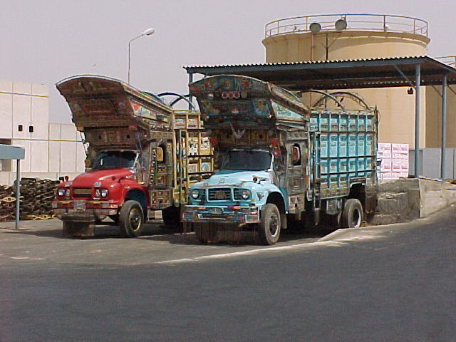 dmbloor's tweet photo. @HamishGill The first digital camera I used when working. Fancy decorated trucks in Karachi, Pakistan two days before the 1999 coup. https://t.co/0RexhuUFOl