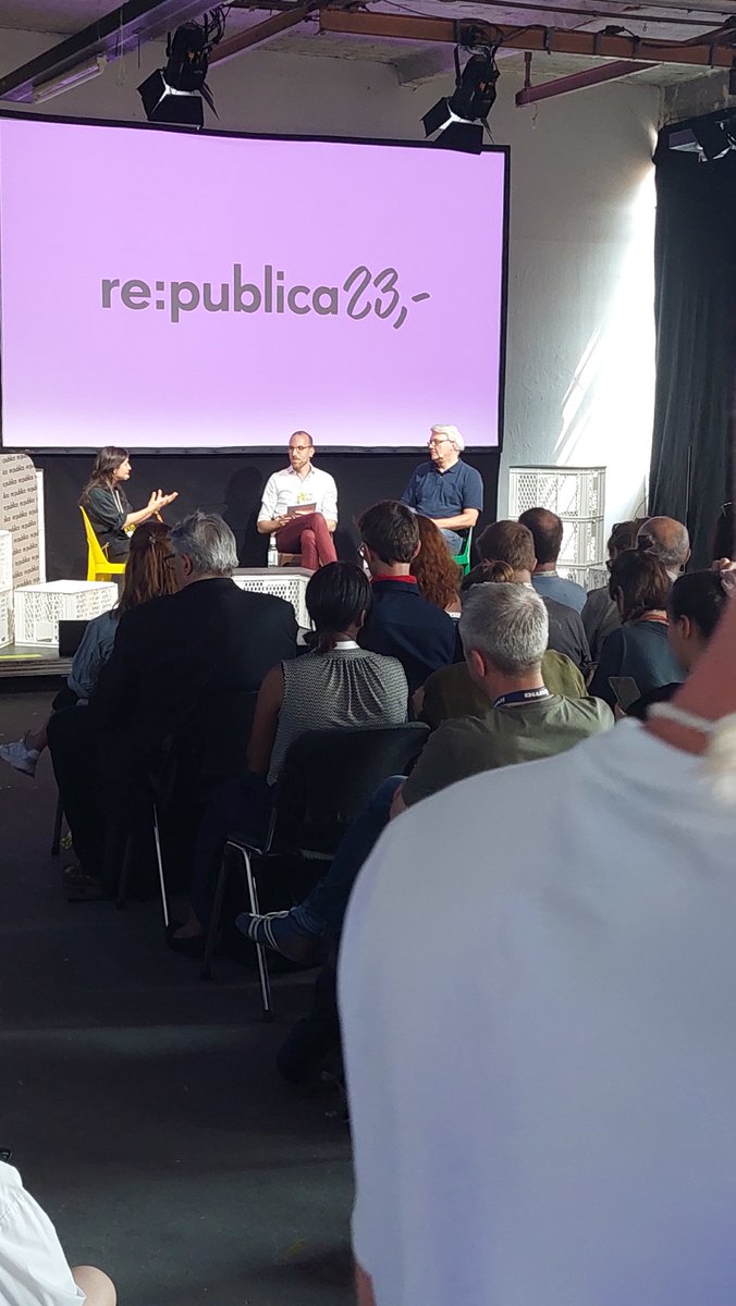 Altersverifikation und Schutz von Kindern und Jugendlichen im Internet. "The Internet is for porn", aber wie gehen wir verantwortlich mit Freiheit und Verantwortung um? Spannender Talk zwischen Machern und Regulierern, ohne fertige Lösungen. Gute Awareness für das Thema #rp23