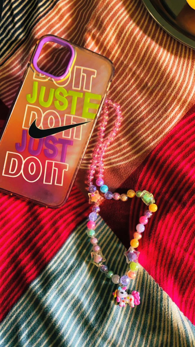 angelarora02's tweet photo. Finally made my DIY phone charm :)
Took stuff from all my old friendship bands and Bracelets ….
#Diy #aesthetic #iphone #phonecharms #printerest #accesories https://t.co/SwcN6Mcsqi