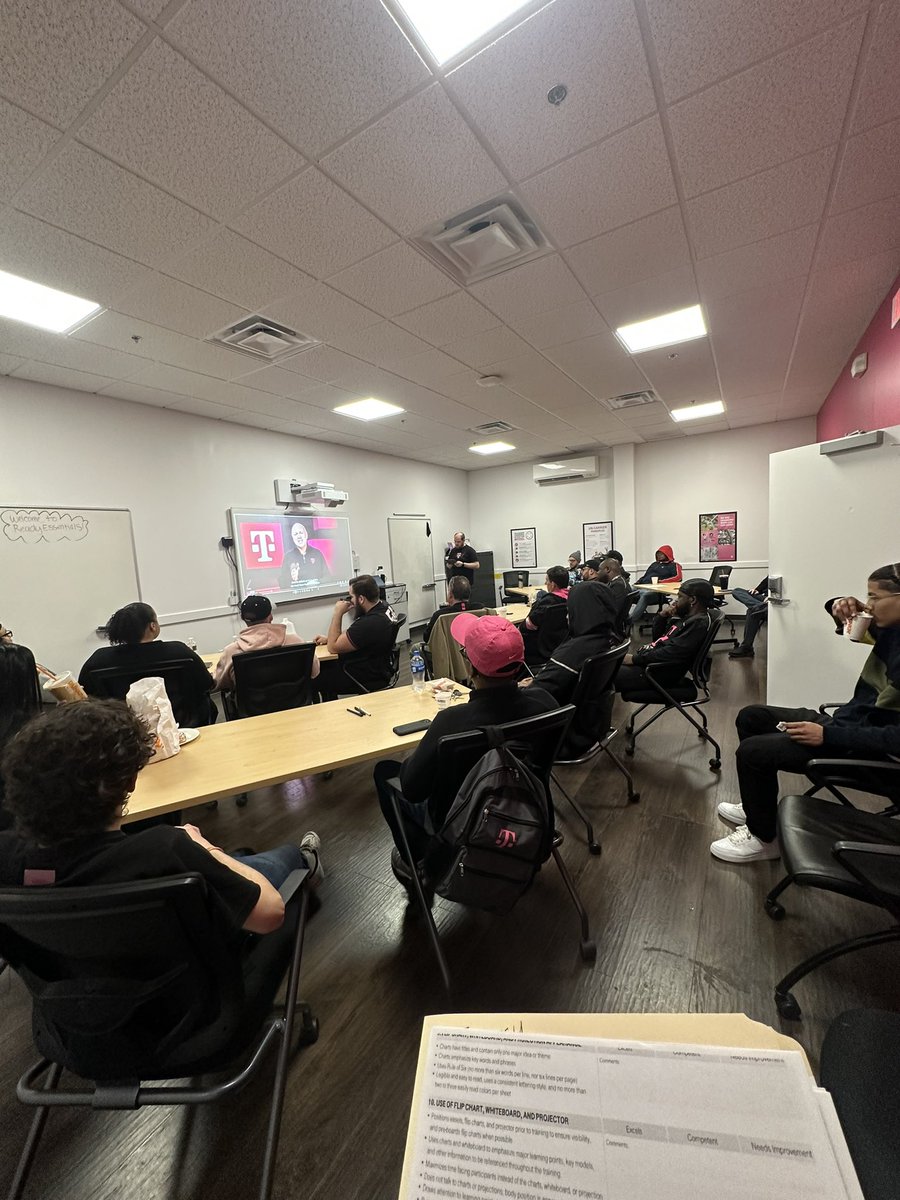 B.E.S.T Huddle with <a href="/OSOLO88/">Kieran O'Sullivan</a>  facilating . We are number 1 customer in there hears and choice 💕

Kieran amazing job getting everyone engaged , participating and excited on making sure our customers are loved 😊