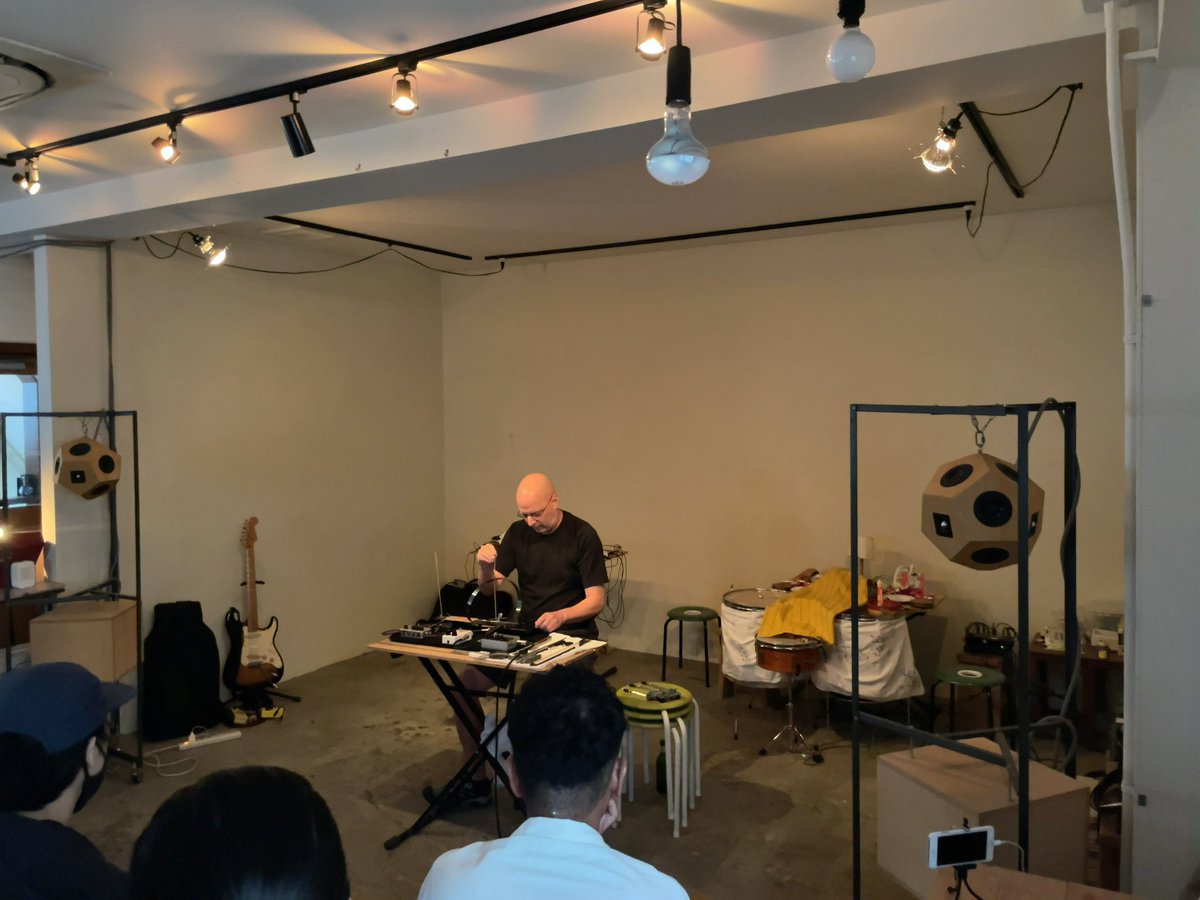 kmcolon_'s tweet photo. 【Kirigirisu Recordings showcase】
Tim Olive
#KirigirisuRecordingsshowcase
#KirigirisuRecordings
#spaceeauuu
#TimOlive https://t.co/QCY3Nrq0Xh