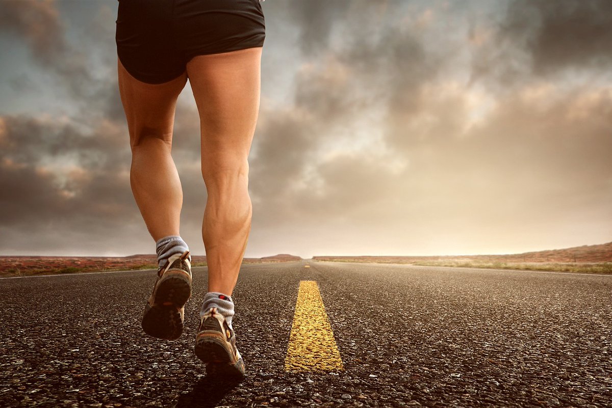 AdrianMonti's tweet photo. Do you live with or have recovered from a serious lung/ chest issue BUT still love running? For a positive article on coping with breathing problems – asthma COPD, cancer and other diseases- I’m keen to hear from you for  @runnersworlduk . Plse share. @journorequest @lunguk #COPD https://t.co/IdCYnCp6hT