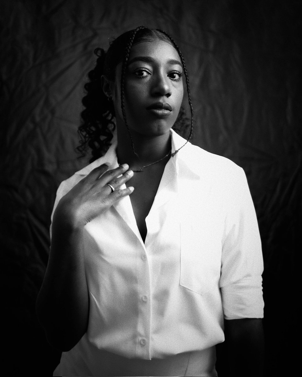 angelmfdez's tweet photo. #portrait #bnw #bnwportrait #blackgirl https://t.co/Fk4Hq1qrKn