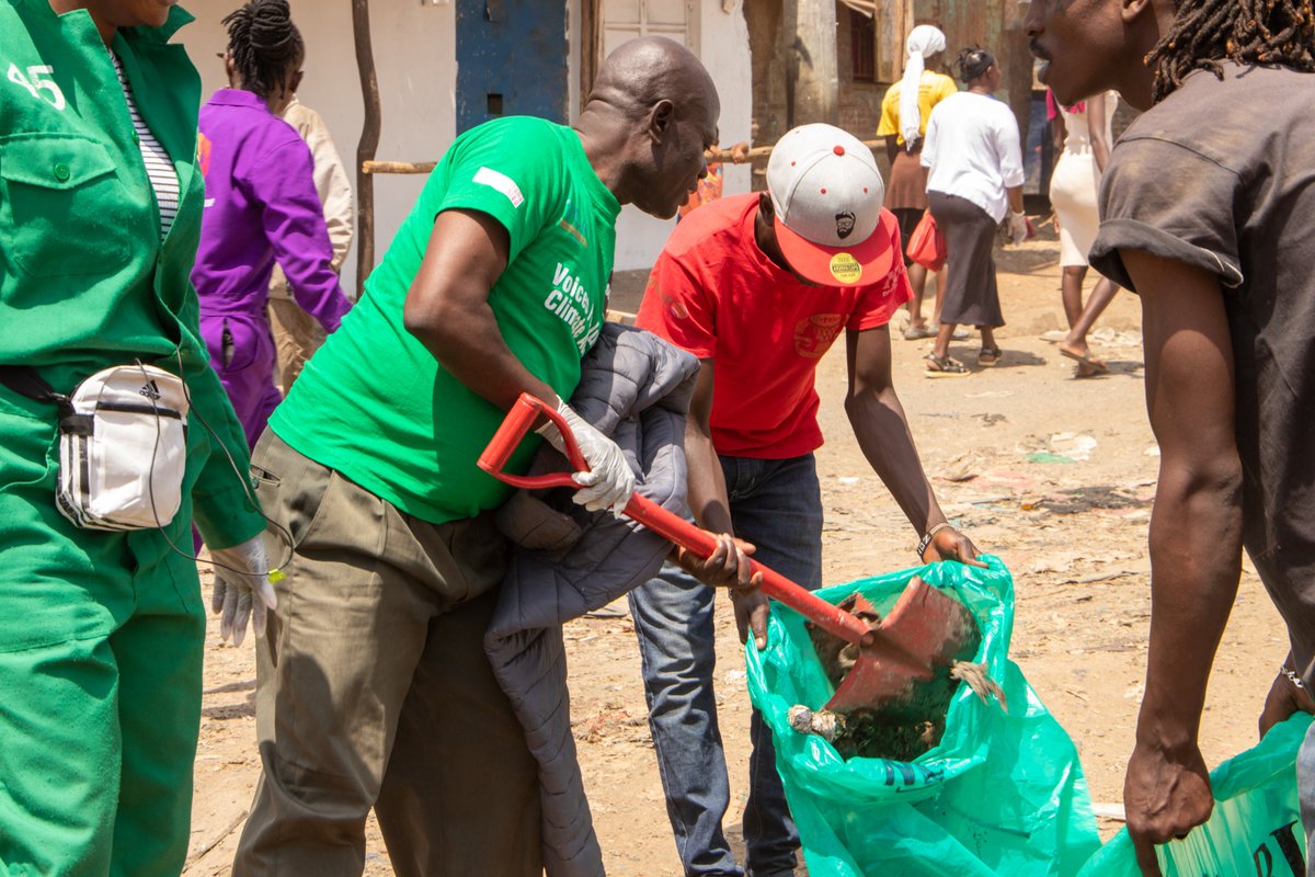 Wanavijiji_sdi's tweet photo. On #WorldEnvironmentDay, let's applaud youth groups in informal settlements for their leadership in waste management. Their dedication and efforts inspire us all. Together, we can create a sustainable future and #BeatPlasticPollution #MakingSlumsVisible https://t.co/7LlAGZgE3h