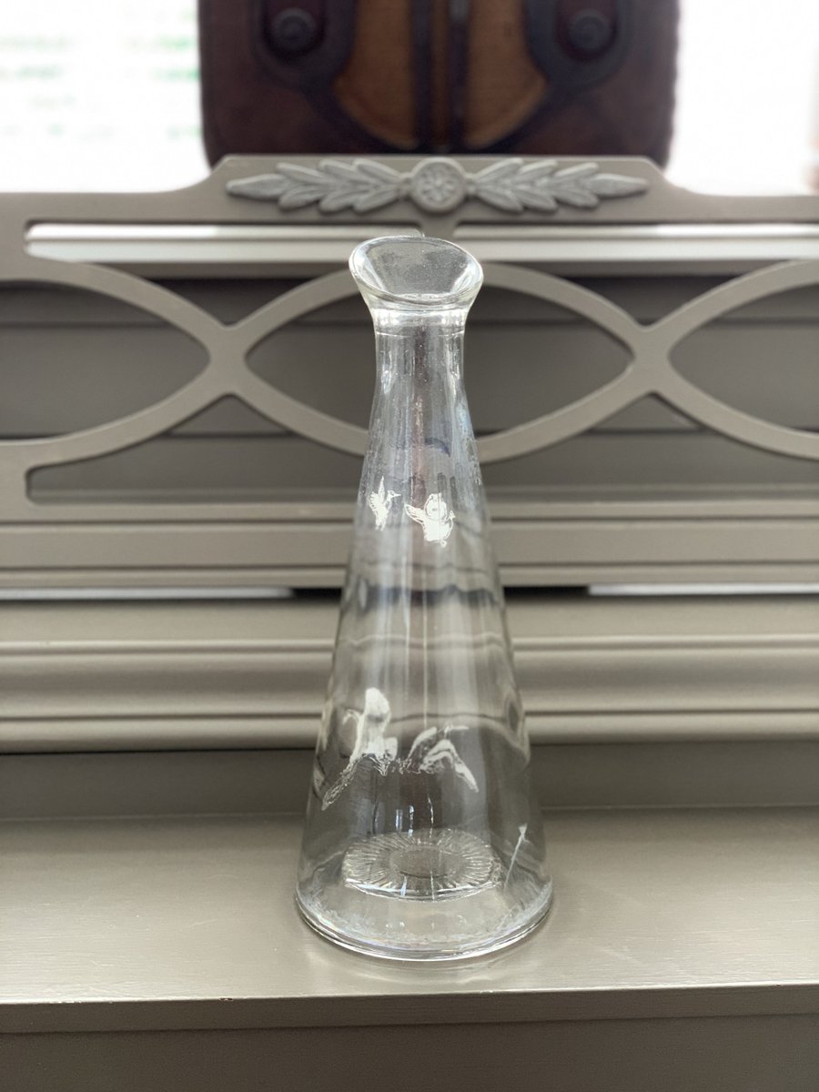 VSeagrape's tweet image. 🐕 Big deals! Decanter, Vintage Glass Decanter with Flying Geese Pattern, Liquor Decanter, Midcentury Bar, Vintage Bar, MCM Barware, Vintage Bar Display only at $72.00 on etsy.com/listing/748560… Hurry. #MidcenturyBar #VintageBar