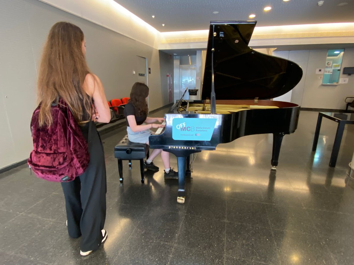 🎹El Maria Canals porta cua a Tremp!

😍Avui us esperem durant tot el dia a la capital del Pallars Jussà amb un piano de cua al vestíbul de l’Escola Municipal de Música “La Lira”.

📸Participa-hi i comparteix-ho amb el hashtag #Johitoco!

#Tremp #Piano #MCB #MariaCanals