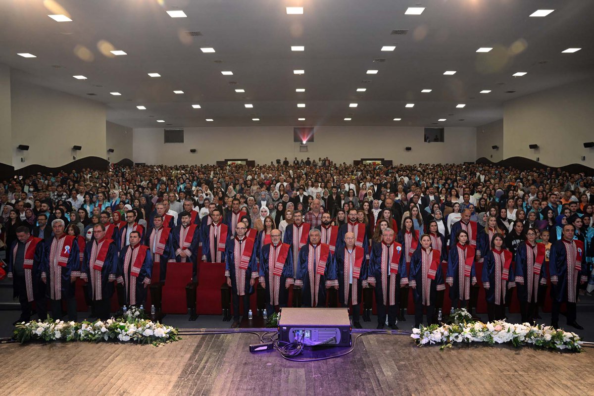 kocatepeuniv's tweet photo. Rektör Yardımcımız Prof. Dr. @MuratPekerAKU’in katılımıyla gerçekleştirilen törende 2023 mezunları kep attı. Törende Rektör Yardımcımız Prof. Dr. @MuratPekerAKU tarafından TEKNOFEST 2023 Havacılık, Uzay ve Teknoloji Festivalinde gerçekleşen ve https://t.co/wOn74ZXJwg