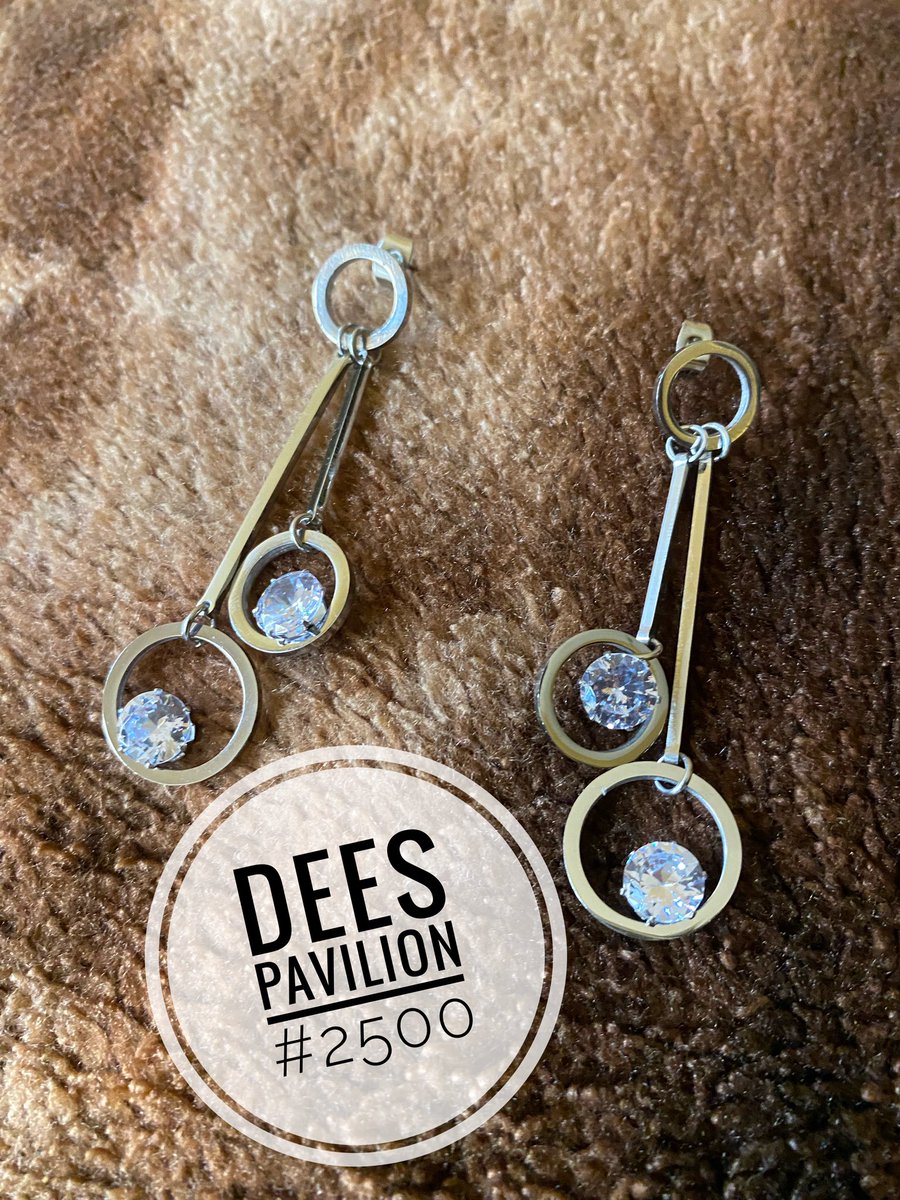 DeeTeemarh's tweet photo. @peng_writer Get your affordable jewelry pieces from @Dees_Pavilion 

Follow this link to view our catalog on WhatsApp: https://t.co/OzXBpIzFxN https://t.co/25LFY42qf3